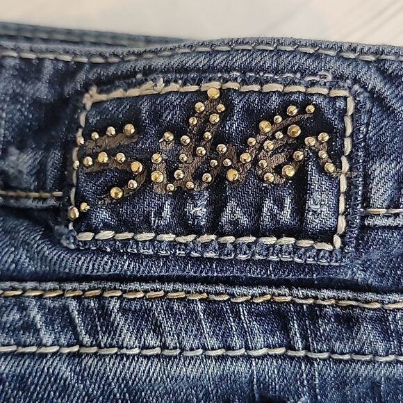 Silver Jeans Co Tuesday women's low-rise bootcut distressed blue denim. Size 26 - Picture 3 of 16